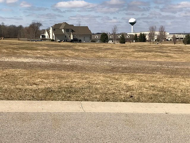 2nd image of 7397 English Oak Ln