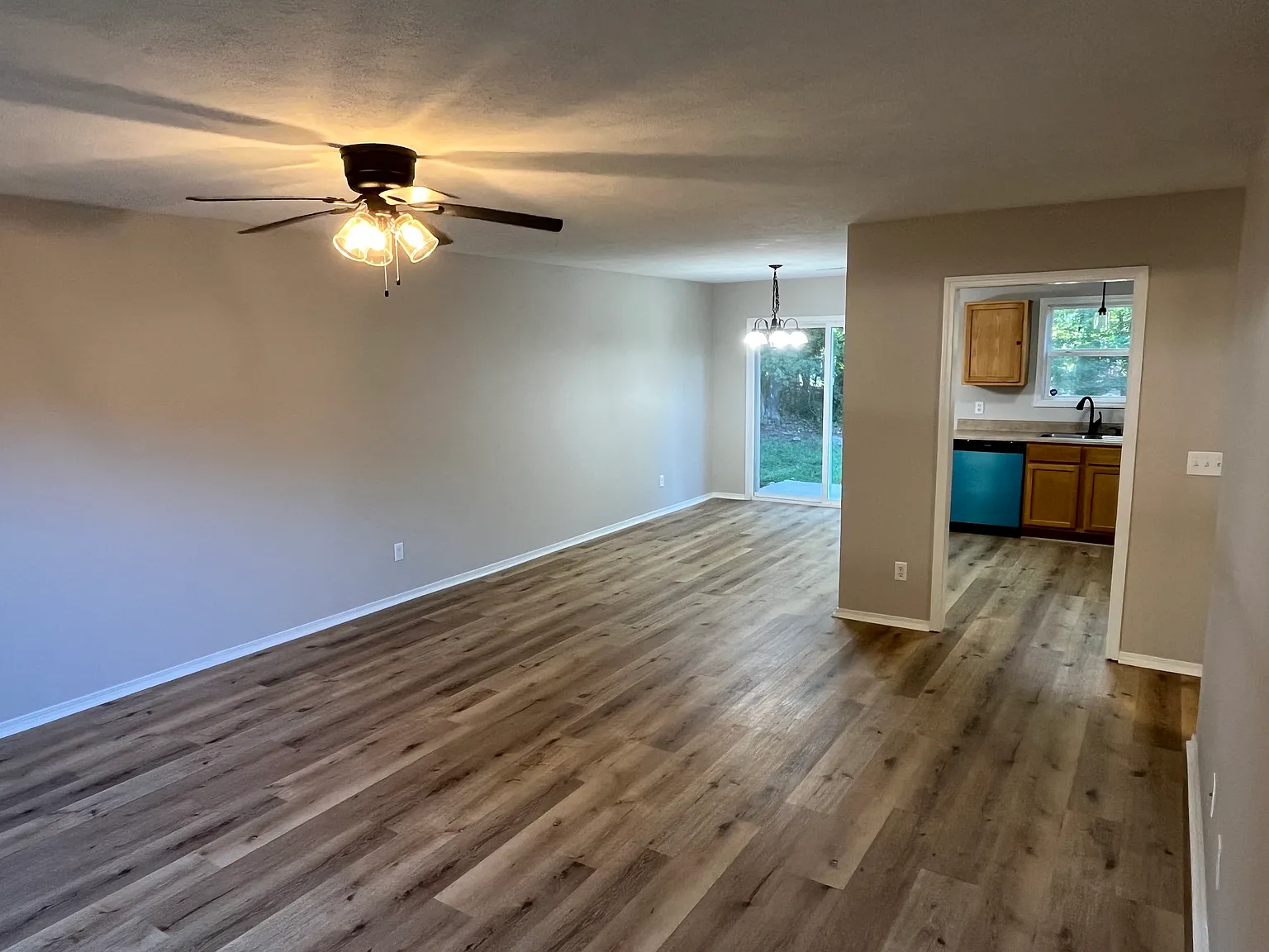 3 bed, 1230 sqft, $1,600 — Photo 4