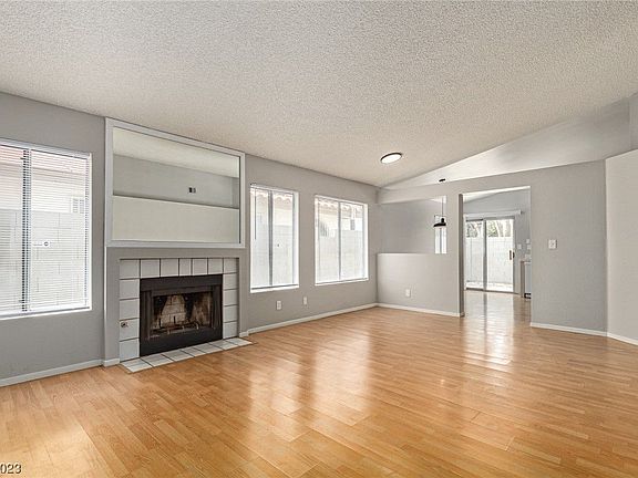 3rd image of 2689 Rungsted St
