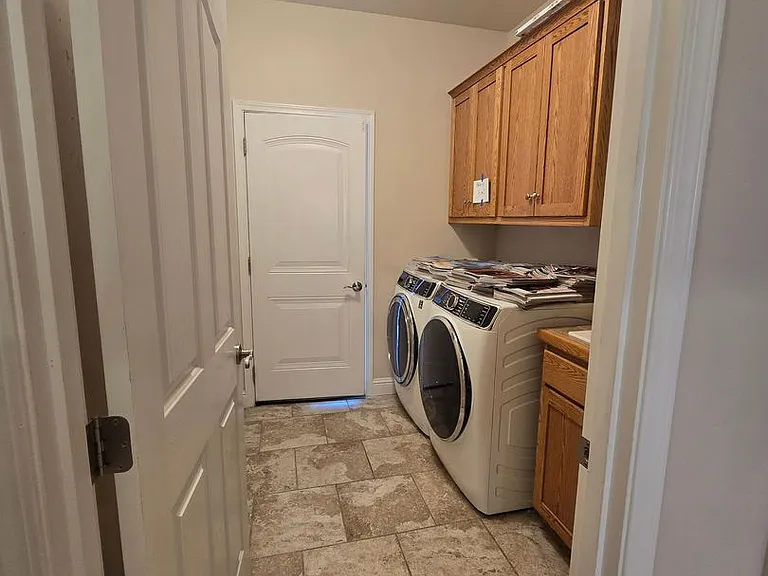 3830 Valinda Way — Photo 7