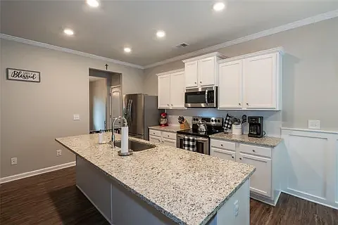 819 Ash St — Photo 12