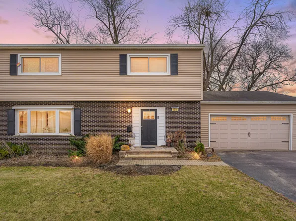 1316 W Illinois Ave, Aurora, IL 60506