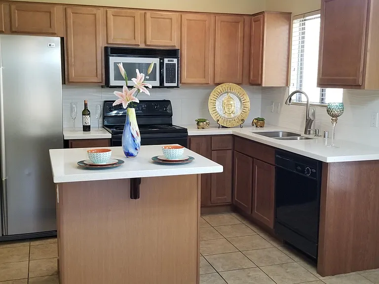 Chef's kitchen w. Island