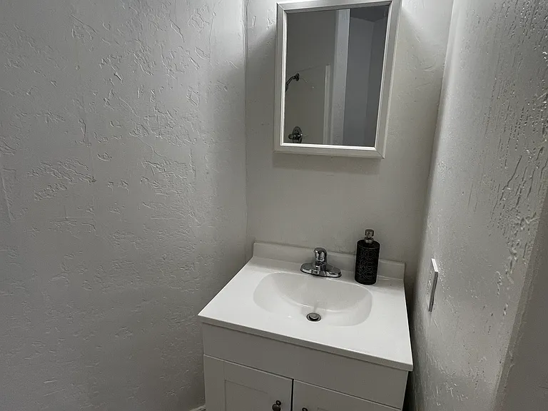 1030 Joy Ln — Photo 5