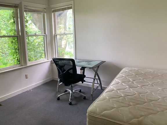 4th image of 514 E Buffalo St #2