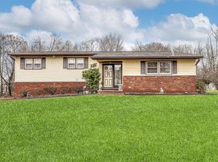 7 Ackerman Ave, Airmont, NY 10901