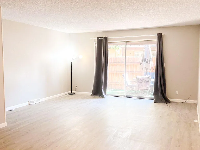 938 Coronado Pkwy S #B — Photo 10