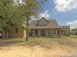 324 Sandy Oaks Dr, Seguin, TX 78155