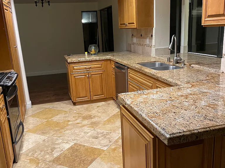 1045 Paseo Del Norte — Photo 11