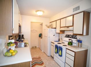 202 Silverbrook Ln APT 203, Virginia Beach, VA 23462