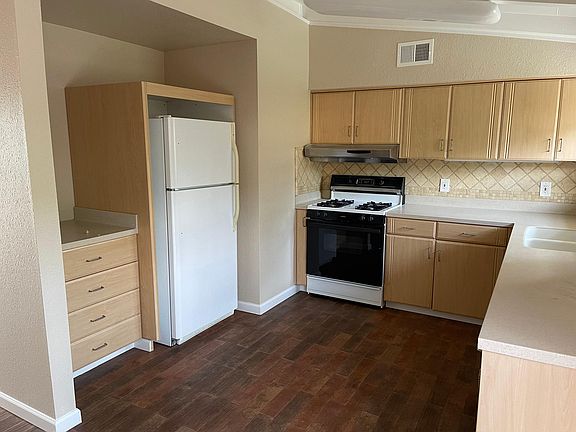 5th image of 691 Lakehaven Dr