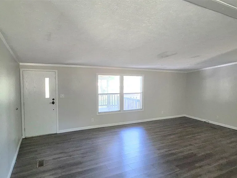 24321 Cherry Hill Dr — Photo 6