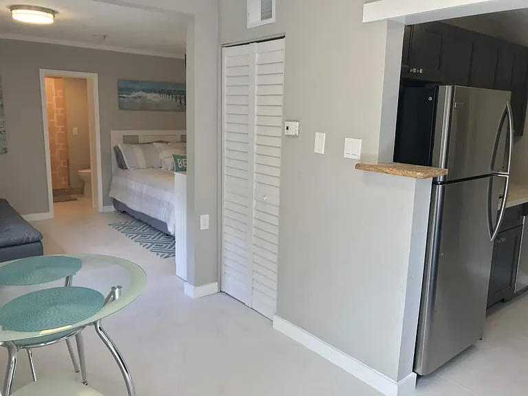 1210 NE 1st Ave #2 — Photo 3