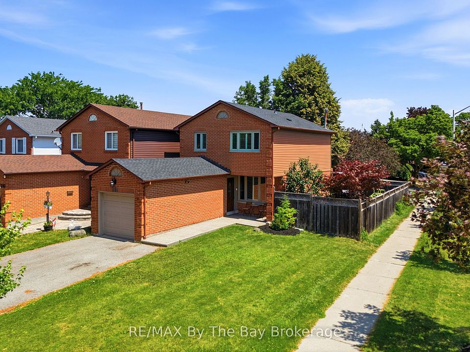 1st image of 291 Woodlawn Cres