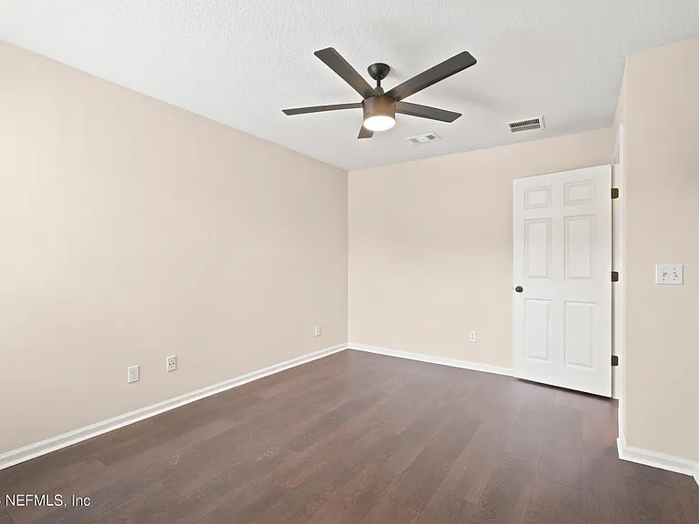 577 Scrub Jay Dr — Photo 20