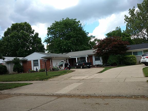 3rd image of 36744 Sherwood St