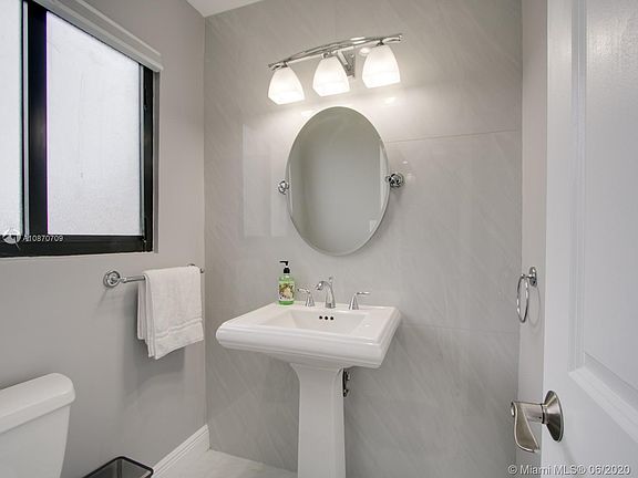 5th image of 2500 N 38th Ave #2500
