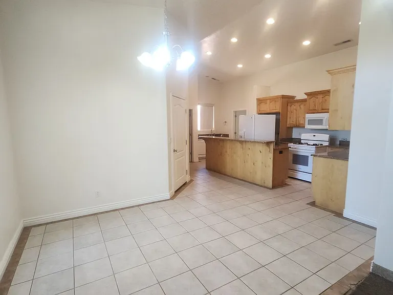42 N Eastridge Dr — Photo 4