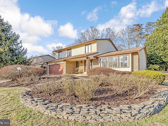 3rd image of 10408 Woodbury Woods Ct