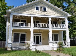 409 E 9th St, Pawhuska, OK 74056