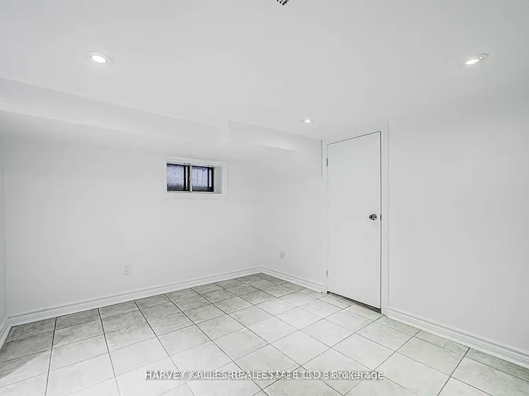 184 Cedric Ave #LOWER — Photo 12