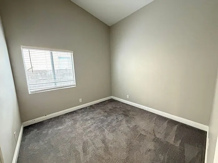 1433 Iron Springs Dr — Photo 7