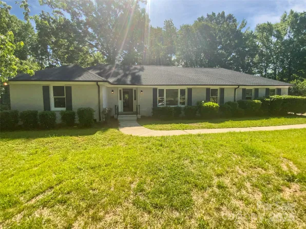 5013 Prestwick Ln, Charlotte, NC 28212