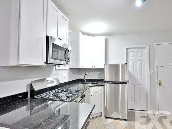 2nd image of 43 Underhill Ave APT D2