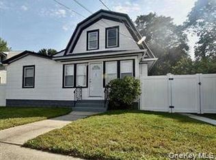980 Thomas Ave Floor 2, Baldwin, NY 11510