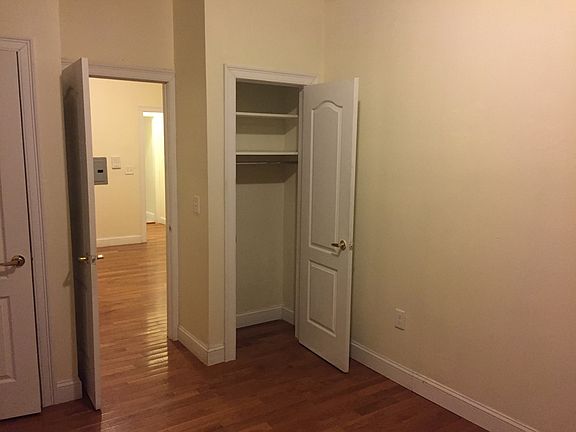 2nd image of 44 Clifton Pl #2