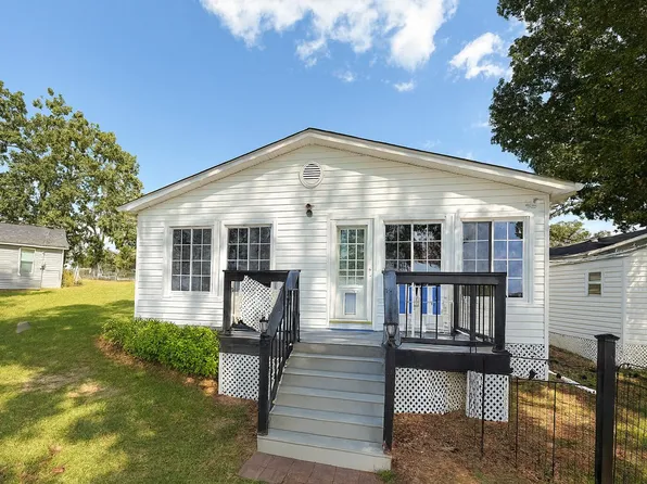 64 Peaceful Way, Prosperity, SC 29127