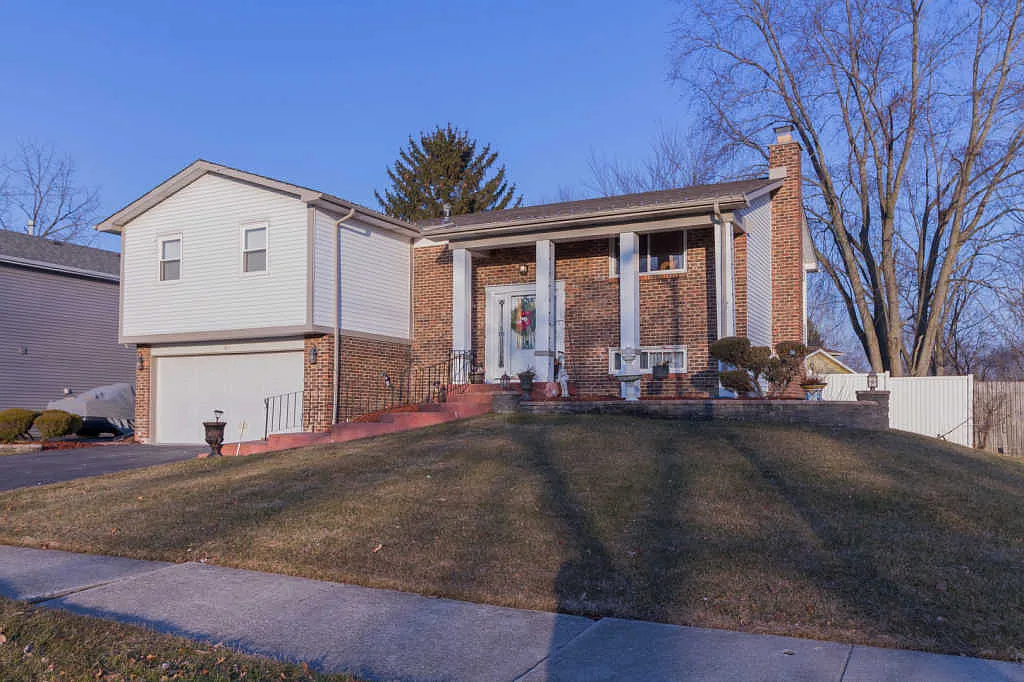 33 Oakview Rd photo 1