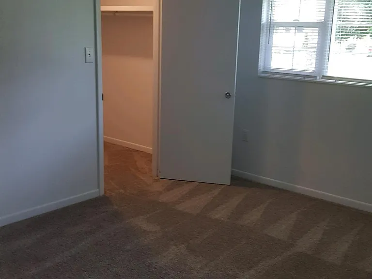 Master bed with walkin closet