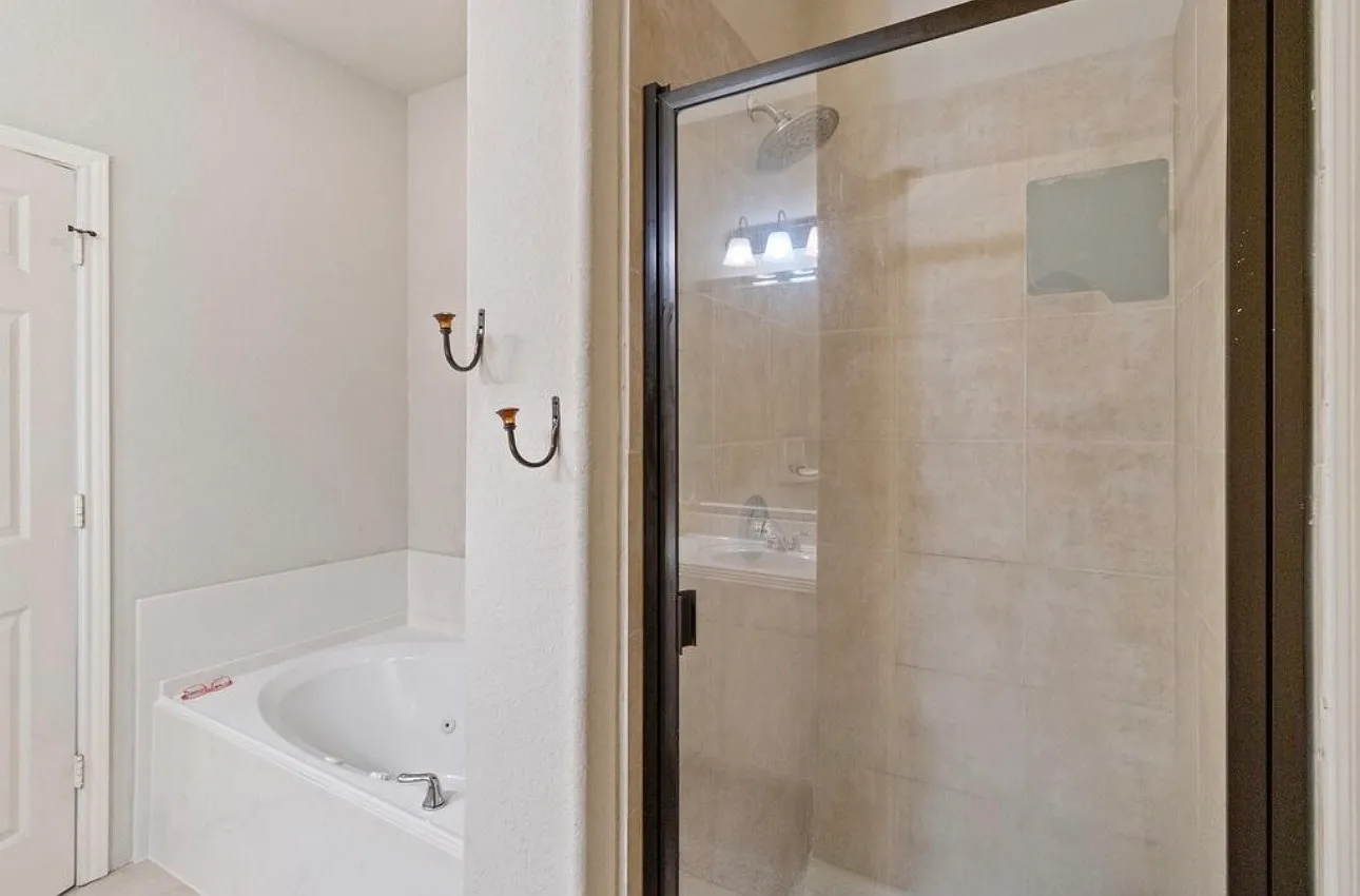 Town Home — Photo 4