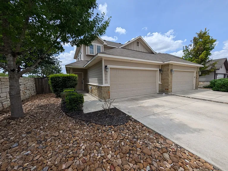 711 Gristmill Dr — Photo 1
