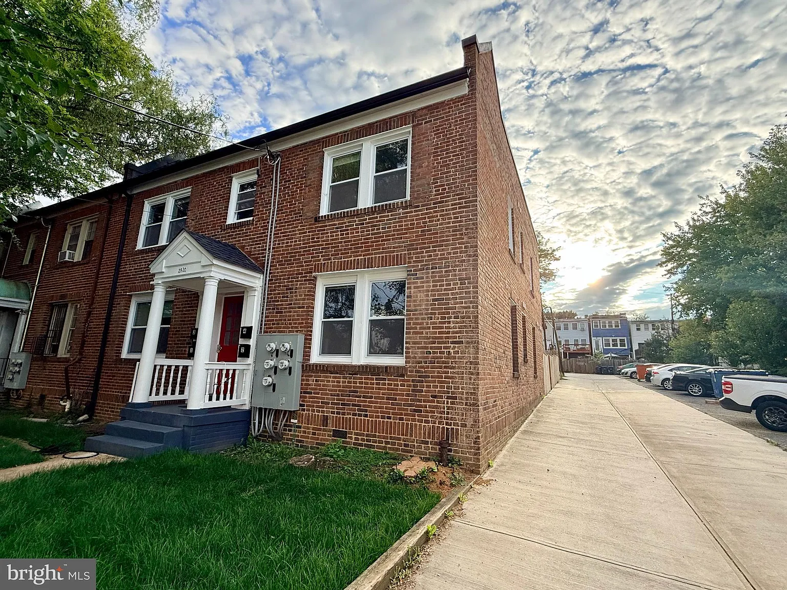 2 bed, 800 sqft, $2,500 — Photo 1