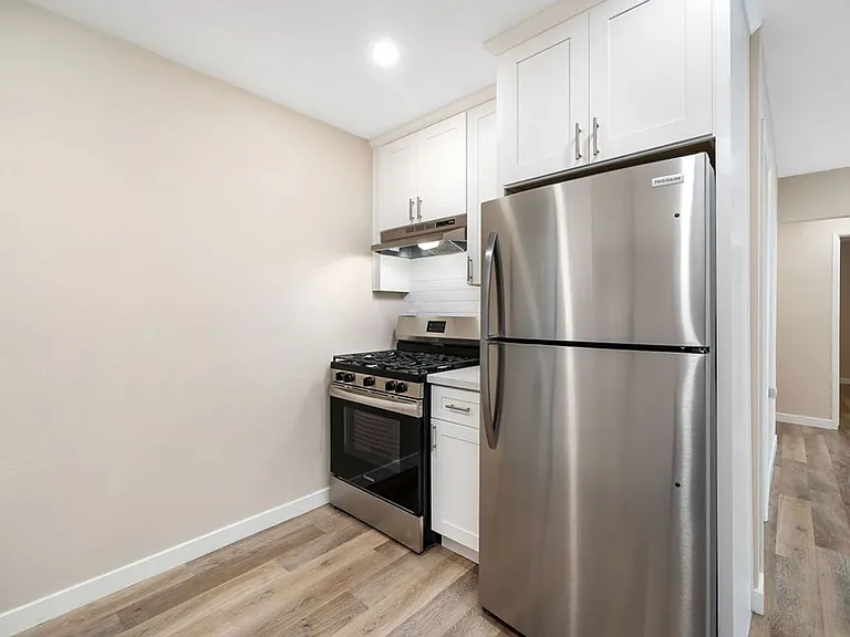 153 N 16th St — Photo 33