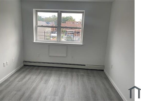 4th image of 1684A Banyer Pl APT 2A