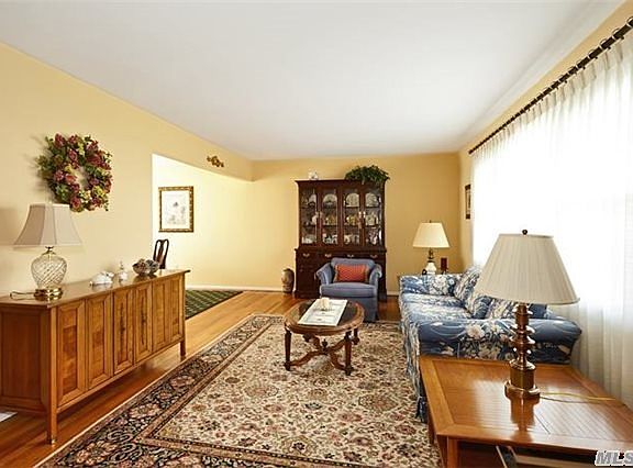 4th image of 138 Pine St