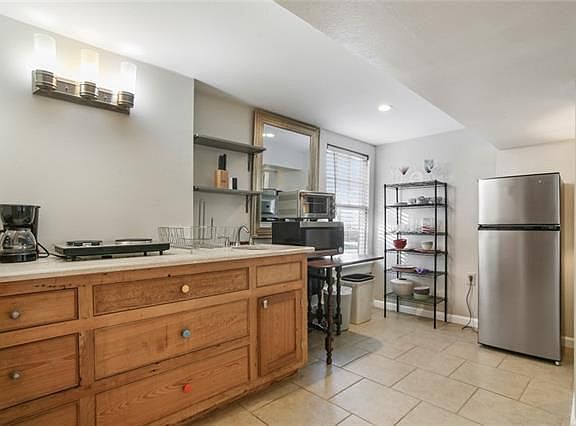 5th image of 4010 Vincennes Pl #A