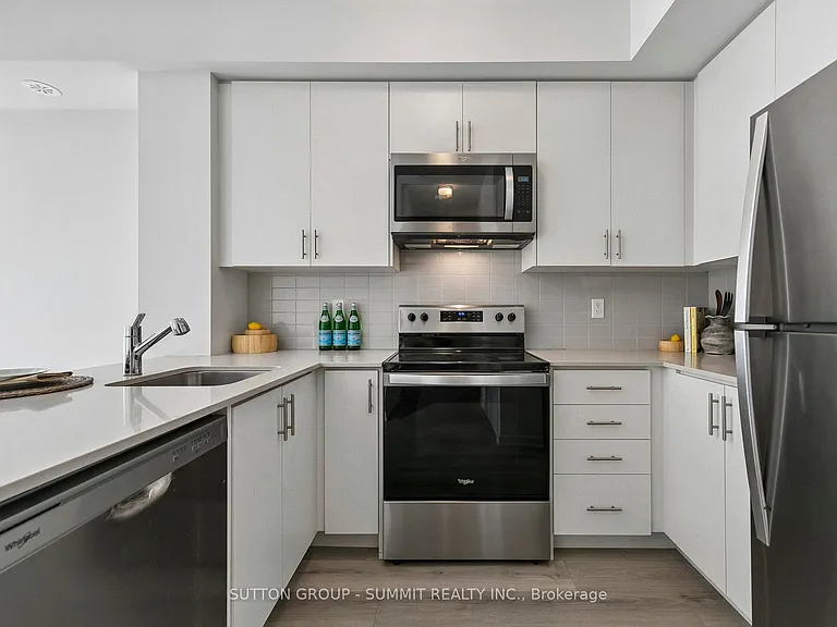 3556 Colonial Dr #16 — Photo 12