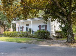 1204 Porter Ave, Ocean Springs, MS 39564