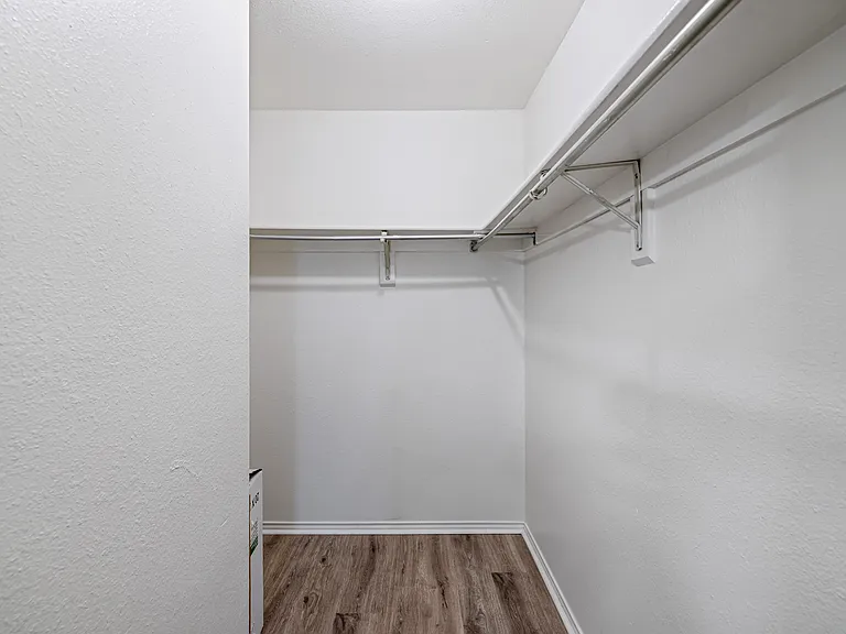 321 Gardenview St — Photo 12