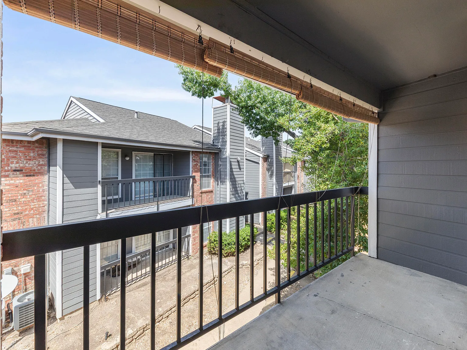 2 bed, 737 sqft, $1,395 — Photo 3