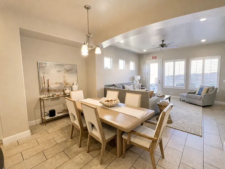 N Coral Ridge Dr — Photo 8
