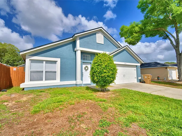 2935 Dickens Cir — Photo 34