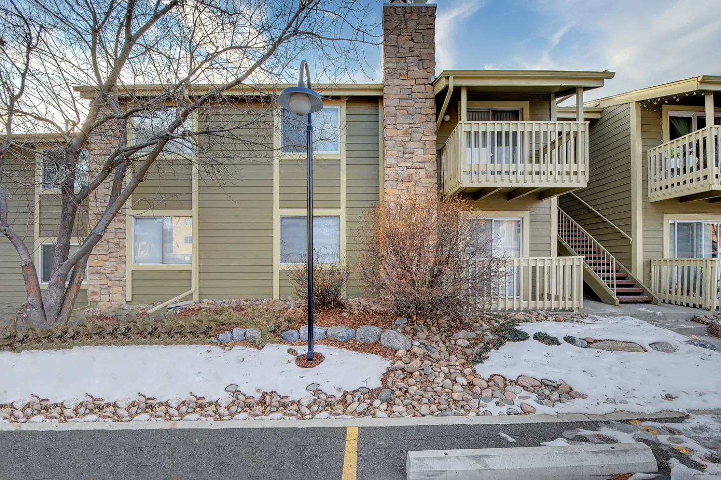 2 bed, 2.0 bath, 904 sqft, $1,475 — Photo 1