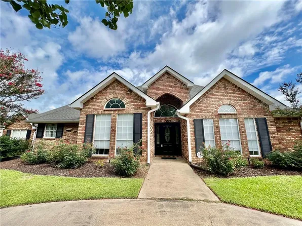 4040 Waterford Dr, Alexandria, LA 71303