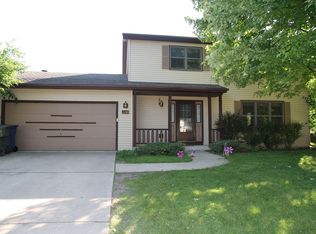 2133 Cherrywood Cir, Naperville, IL 60565