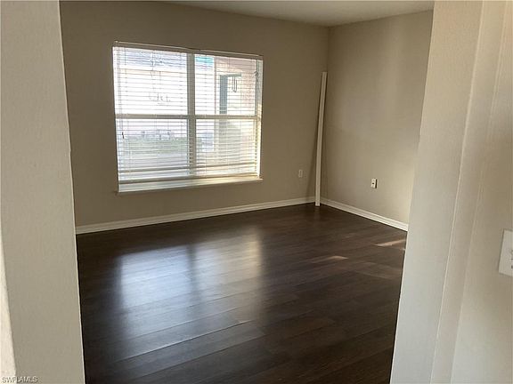 5th image of 1002 NE 15th St